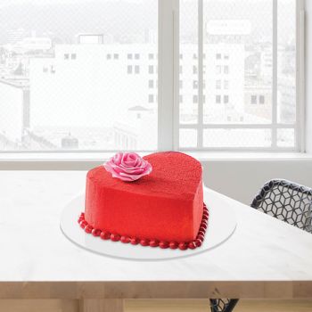 1.5 kg Red Velvet Cake in Heart Shape